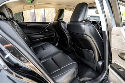 2023 Lexus ES 350   - Photo 33 - Dallas, TX 75220