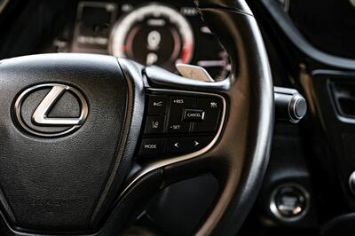 2023 Lexus ES 350   - Photo 16 - Dallas, TX 75220