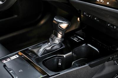 2023 Lexus ES 350   - Photo 22 - Dallas, TX 75220