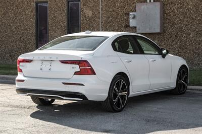 2024 Volvo S60 B5 Core Dark Theme   - Photo 11 - Dallas, TX 75220