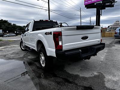 2018 Ford F-350 Super Duty XL   - Photo 10 - Fort Walton Beach, FL 32548