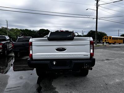 2018 Ford F-350 Super Duty XL   - Photo 9 - Fort Walton Beach, FL 32548