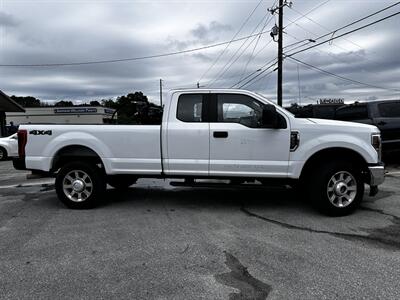 2018 Ford F-350 Super Duty XL   - Photo 4 - Fort Walton Beach, FL 32548