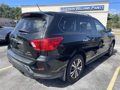 2018 Nissan Pathfinder S   - Photo 5 - Fort Walton Beach, FL 32548