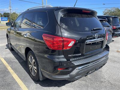 2018 Nissan Pathfinder S   - Photo 4 - Fort Walton Beach, FL 32548