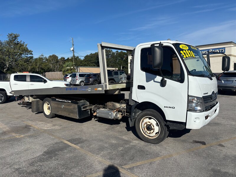 2019 HINO 195 Rollback Tow Truck   - Photo 1 - Fort Walton Beach, FL 32548