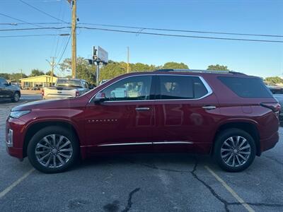 2022 Chevrolet Traverse Premier   - Photo 3 - Fort Walton Beach, FL 32548