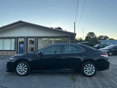 2021 Toyota Camry SE Nightshade   - Photo 8 - Fort Walton Beach, FL 32548