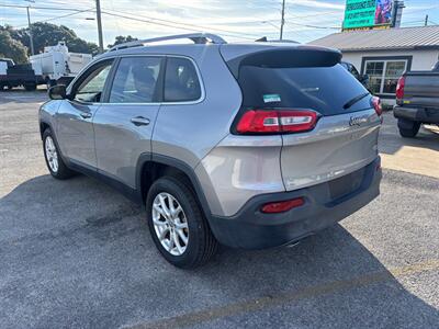 2017 Jeep Cherokee Latitude   - Photo 5 - Fort Walton Beach, FL 32548