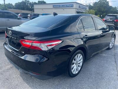 2019 Toyota Camry L   - Photo 4 - Fort Walton Beach, FL 32548