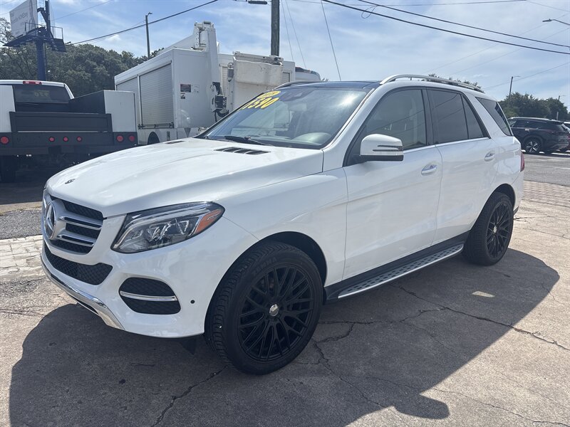 2018 Mercedes-Benz GLE 350 4MATIC - Photo 1 - Fort Walton Beach, FL 32548