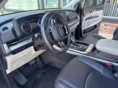 2023 Kia Carnival LX   - Photo 10 - Fort Walton Beach, FL 32548