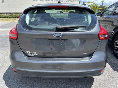 2017 Ford Focus SE   - Photo 5 - Fort Walton Beach, FL 32548