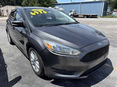2017 Ford Focus SE   - Photo 3 - Fort Walton Beach, FL 32548