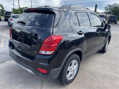 2019 Chevrolet Trax LT   - Photo 2 - Fort Walton Beach, FL 32548