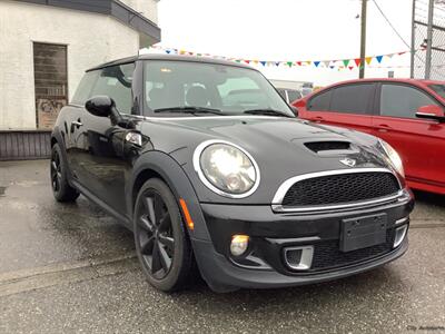 2012 MINI Cooper Hardtop S   - Photo 1 - Victoria, BC V8T 2W6