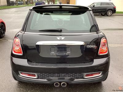 2012 MINI Cooper Hardtop S   - Photo 4 - Victoria, BC V8T 2W6