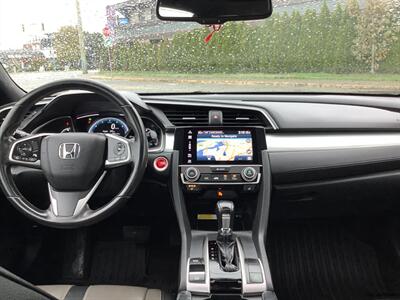 2017 Honda Civic Touring   - Photo 12 - Victoria, BC V8T 2W6