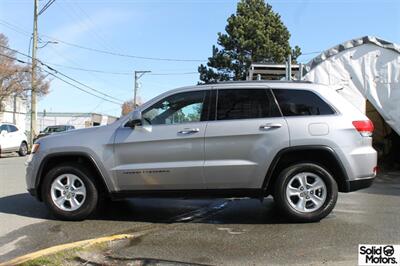 2017 Jeep Grand Cherokee Laredo   - Photo 4 - Victoria, BC V8T 2W6