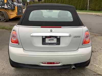 2012 MINI Cooper Convertible   - Photo 7 - Victoria, BC V8T 2W6