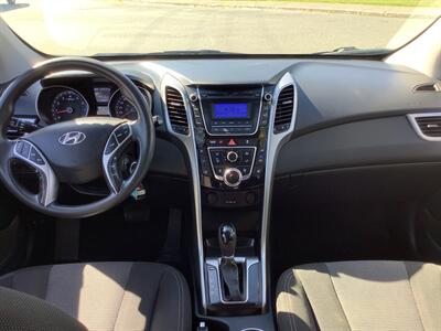 2014 Hyundai ELANTRA GT GL   - Photo 12 - Victoria, BC V8T 2W6