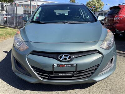 2014 Hyundai ELANTRA GT GL   - Photo 2 - Victoria, BC V8T 2W6