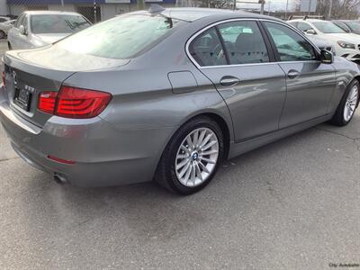 2011 BMW 5 Series 535i xDrive   - Photo 8 - Victoria, BC V8T 2W6