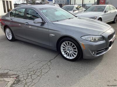 2011 BMW 5 Series 535i xDrive   - Photo 2 - Victoria, BC V8T 2W6