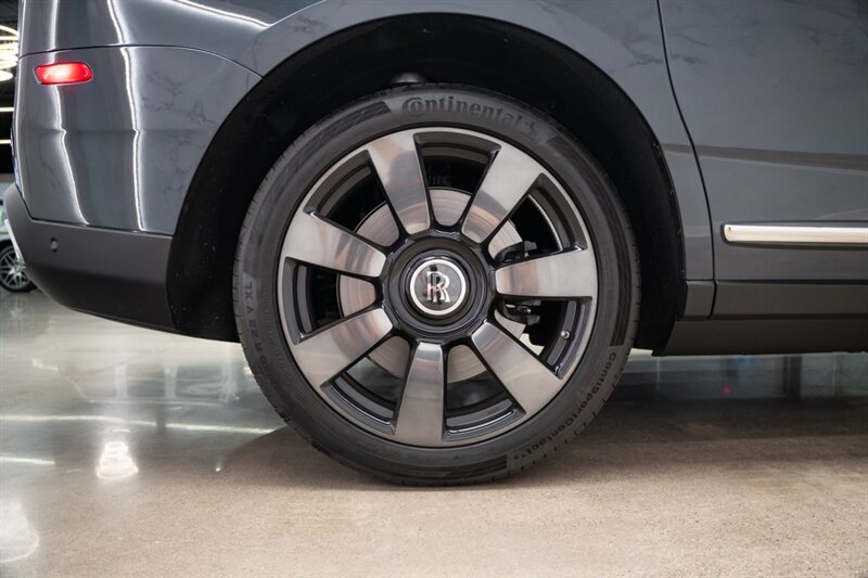 2024 Rolls-Royce Cullinan - Photo 4 - Huntington Beach, CA 92649