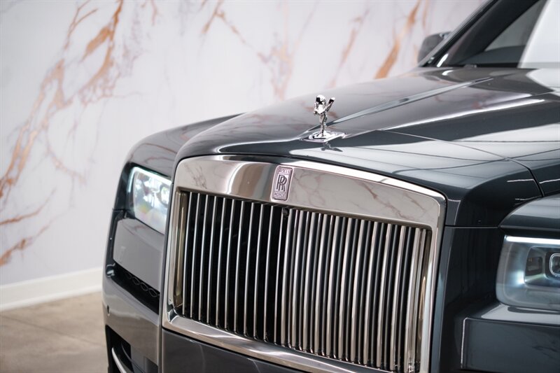2024 Rolls-Royce Cullinan - Photo 8 - Huntington Beach, CA 92649
