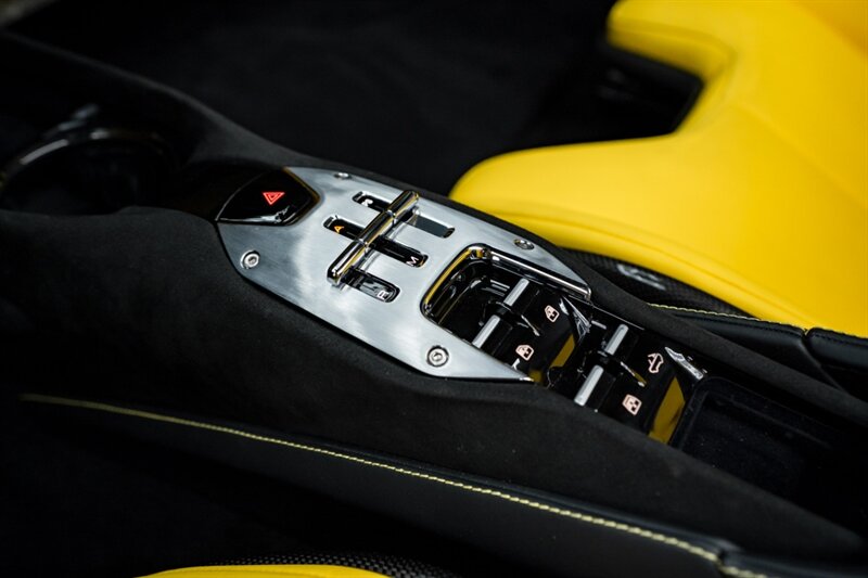 2025 Ferrari SF90 Spider - Photo 35 - Huntington Beach, CA 92649