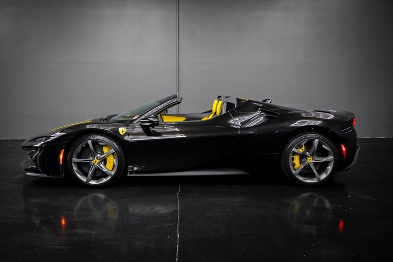 2025 Ferrari SF90 Spider - Photo 4 - Huntington Beach, CA 92649