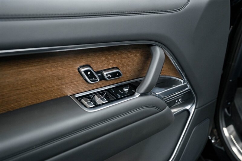 2025 Land Rover Range Rover P530 SE - Photo 32 - Huntington Beach, CA 92649