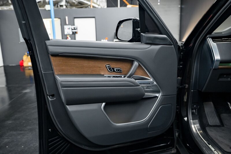 2025 Land Rover Range Rover P530 SE - Photo 33 - Huntington Beach, CA 92649