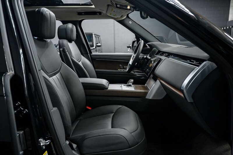 2025 Land Rover Range Rover P530 SE - Photo 30 - Huntington Beach, CA 92649