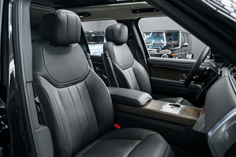 2025 Land Rover Range Rover P530 SE - Photo 29 - Huntington Beach, CA 92649