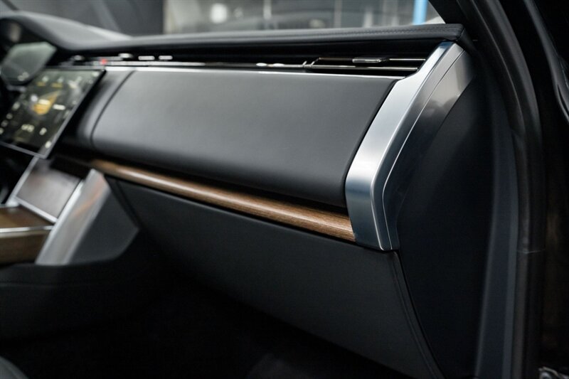 2025 Land Rover Range Rover P530 SE - Photo 25 - Huntington Beach, CA 92649