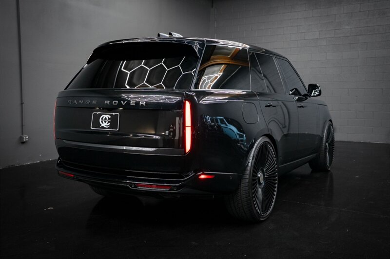 2025 Land Rover Range Rover P530 SE - Photo 16 - Huntington Beach, CA 92649