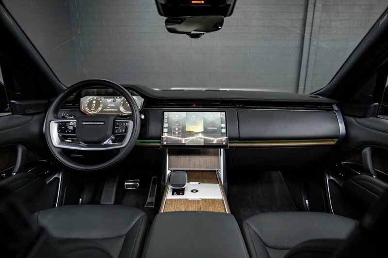 2025 Land Rover Range Rover P530 SE - Photo 6 - Huntington Beach, CA 92649