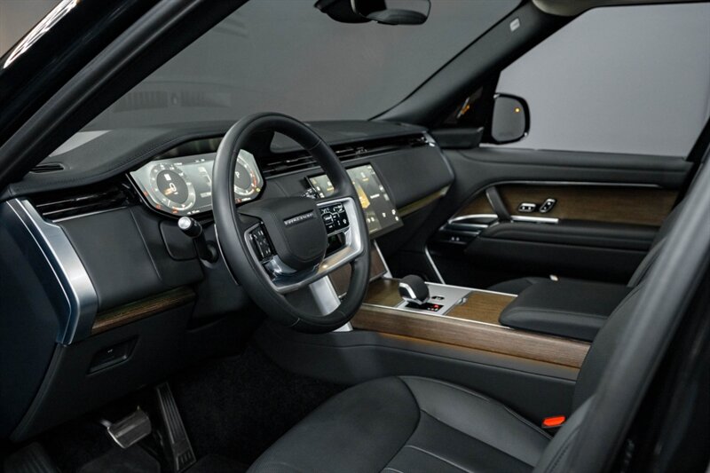 2025 Land Rover Range Rover P530 SE - Photo 49 - Huntington Beach, CA 92649