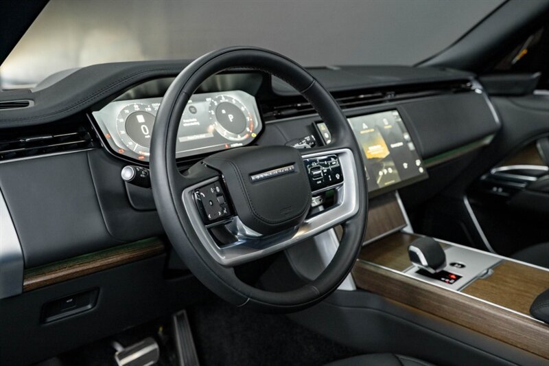 2025 Land Rover Range Rover P530 SE - Photo 42 - Huntington Beach, CA 92649
