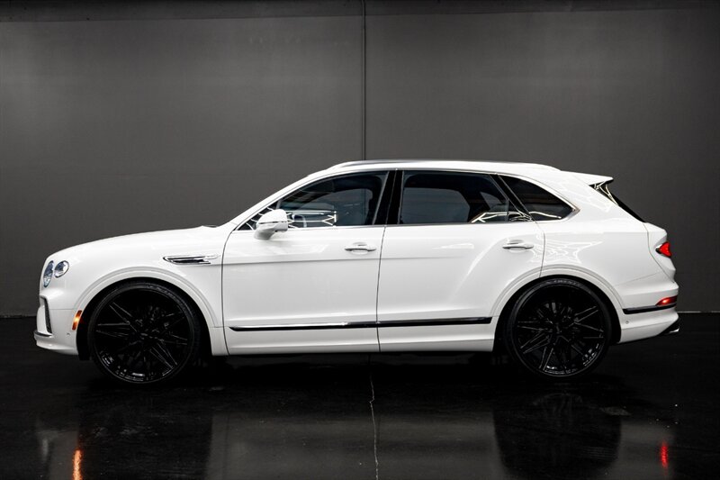 2024 Bentley Bentayga V8 - Photo 5 - Huntington Beach, CA 92649