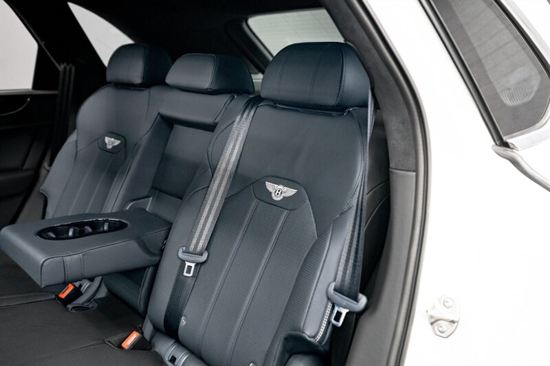 2024 Bentley Bentayga V8 - Photo 44 - Huntington Beach, CA 92649