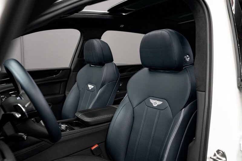2024 Bentley Bentayga V8 - Photo 30 - Huntington Beach, CA 92649