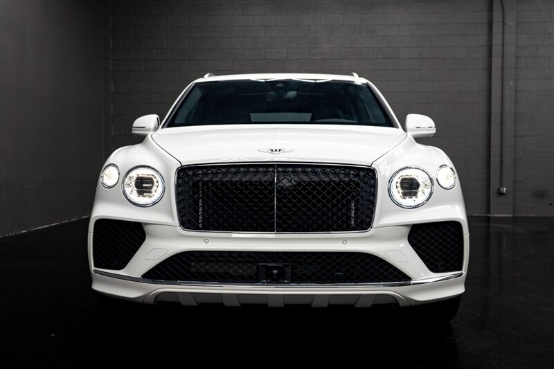 2024 Bentley Bentayga V8 - Photo 2 - Huntington Beach, CA 92649