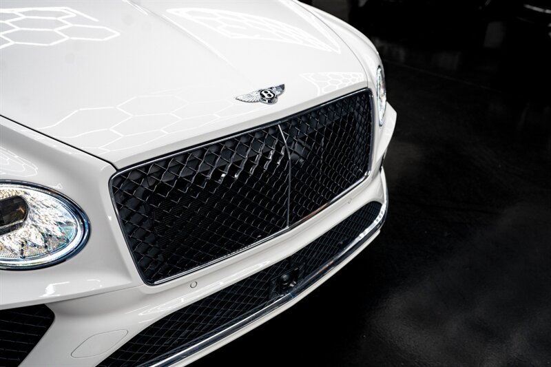 2024 Bentley Bentayga V8 - Photo 12 - Huntington Beach, CA 92649