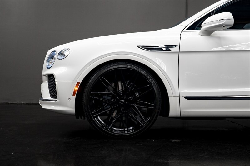 2024 Bentley Bentayga V8 - Photo 4 - Huntington Beach, CA 92649