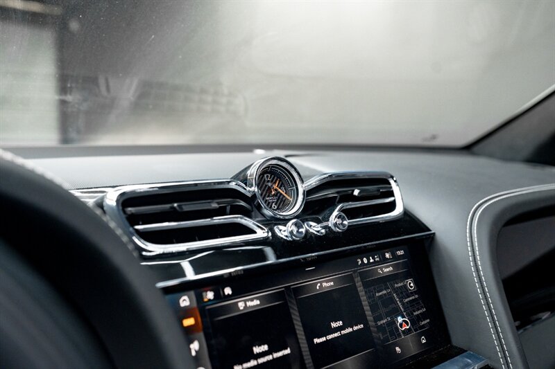 2024 Bentley Bentayga V8 - Photo 34 - Huntington Beach, CA 92649