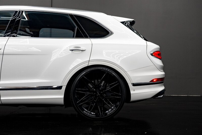 2024 Bentley Bentayga V8 - Photo 6 - Huntington Beach, CA 92649