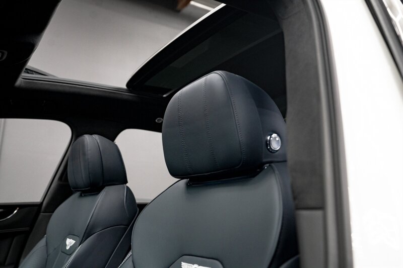 2024 Bentley Bentayga V8 - Photo 31 - Huntington Beach, CA 92649